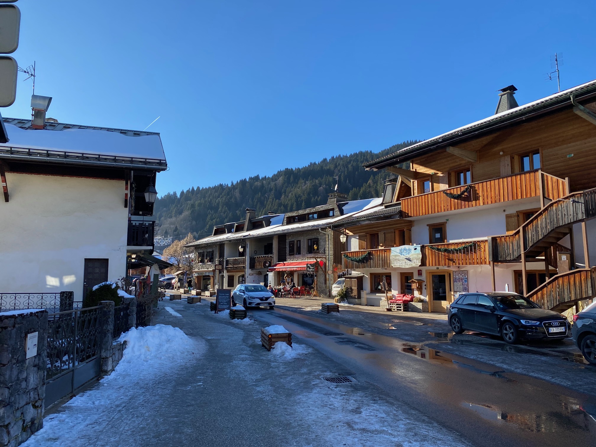 Around/Village/LG10.jpg